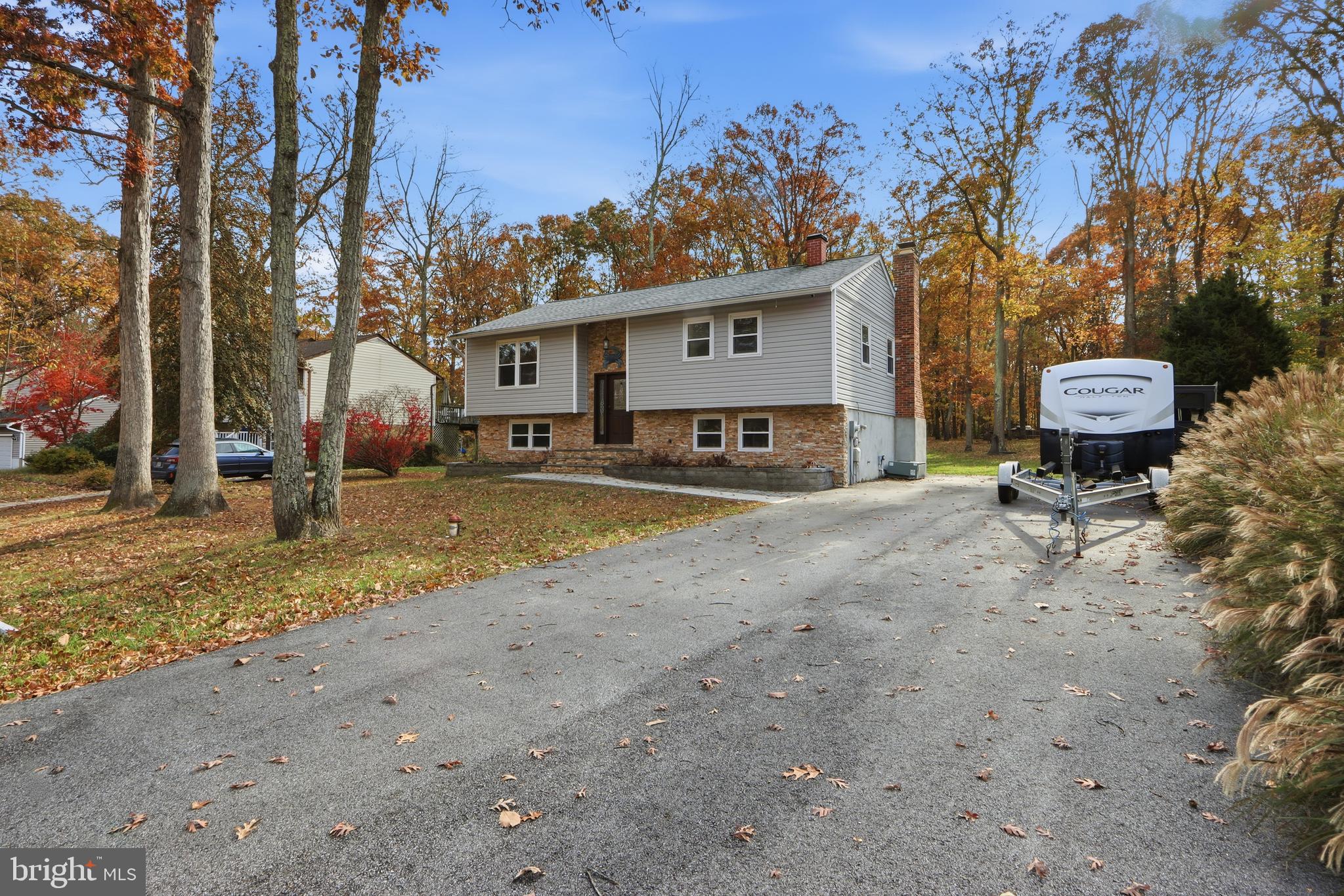 1215 HOLMEWOOD DRIVE