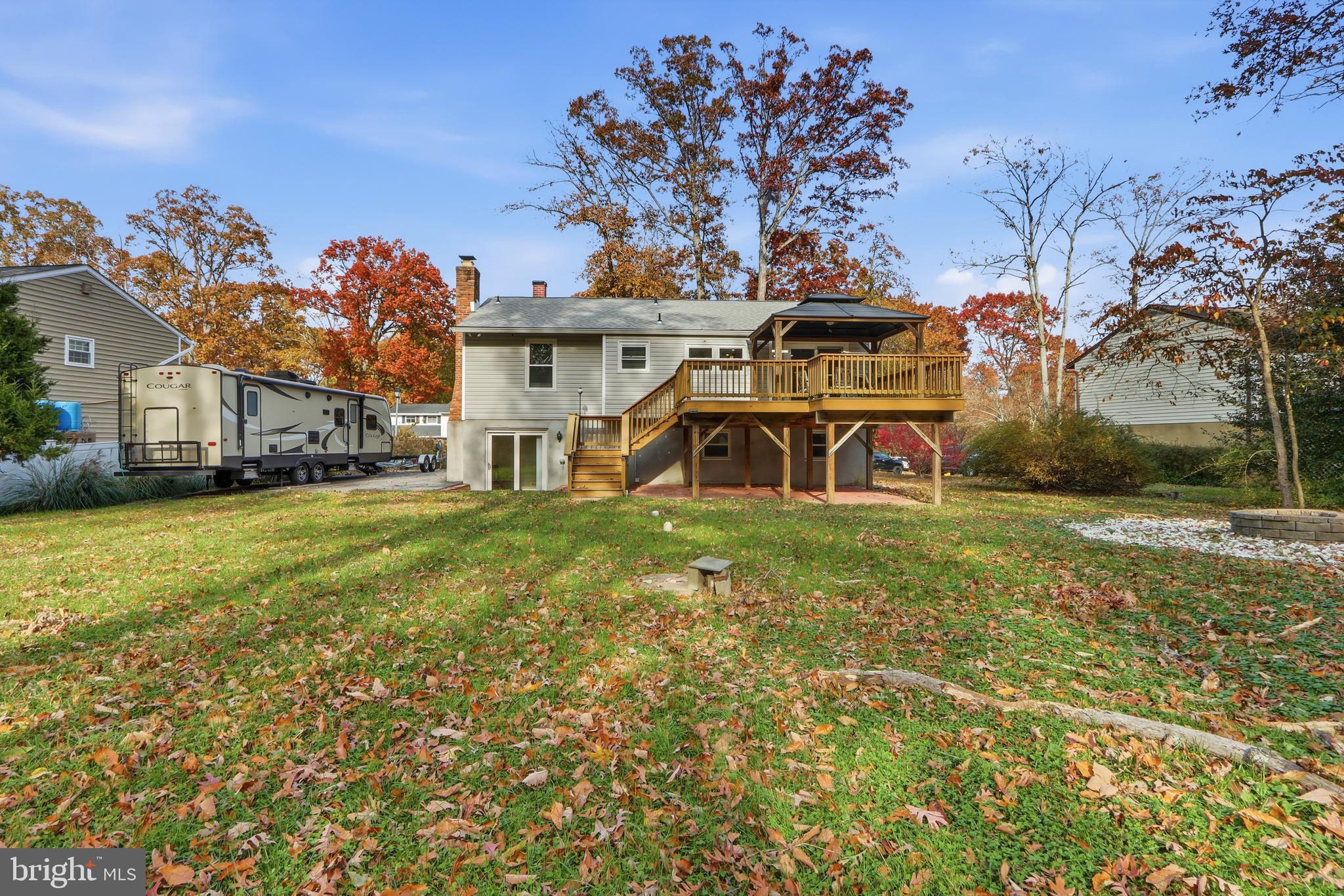 LAKE SHORE - Residential