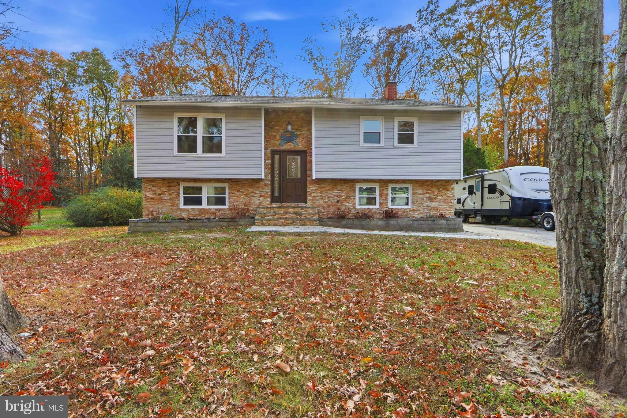 1215 HOLMEWOOD DRIVE