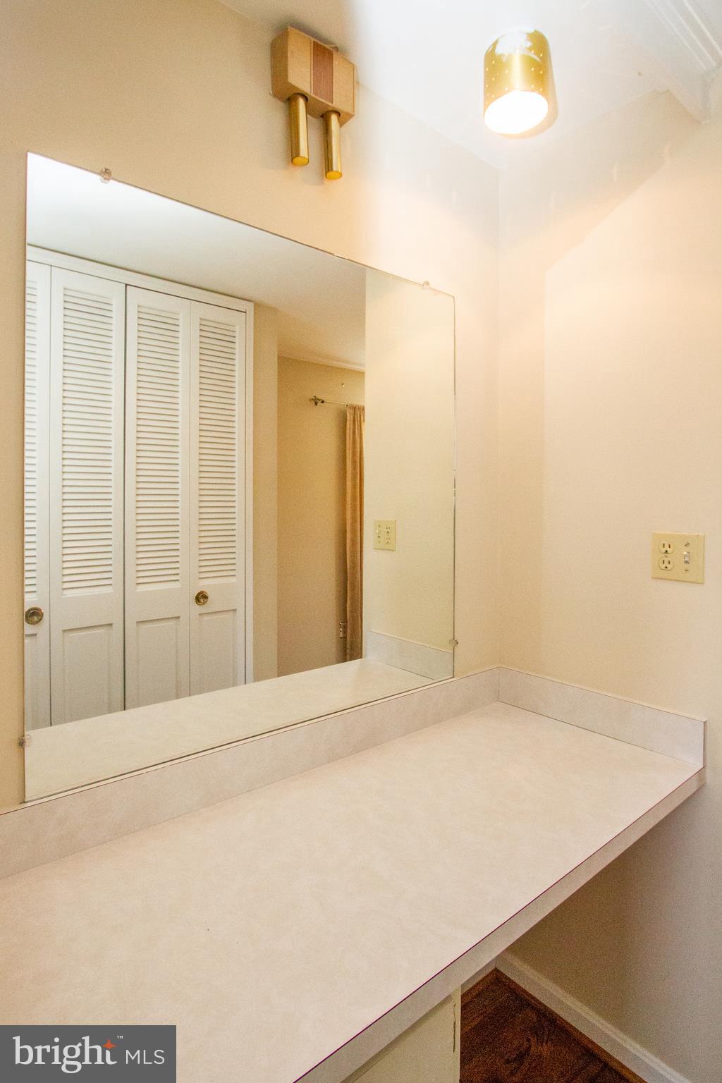 FORT WASHINGTON ESTATES - Residential Lease