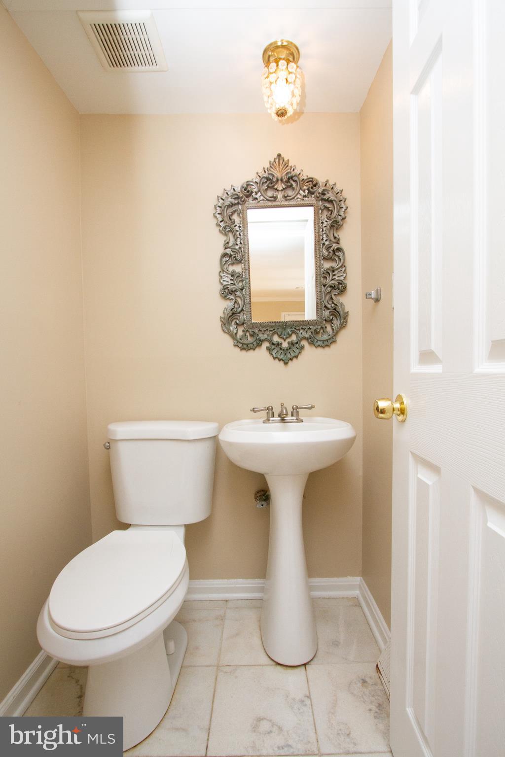 FORT WASHINGTON ESTATES - Residential Lease