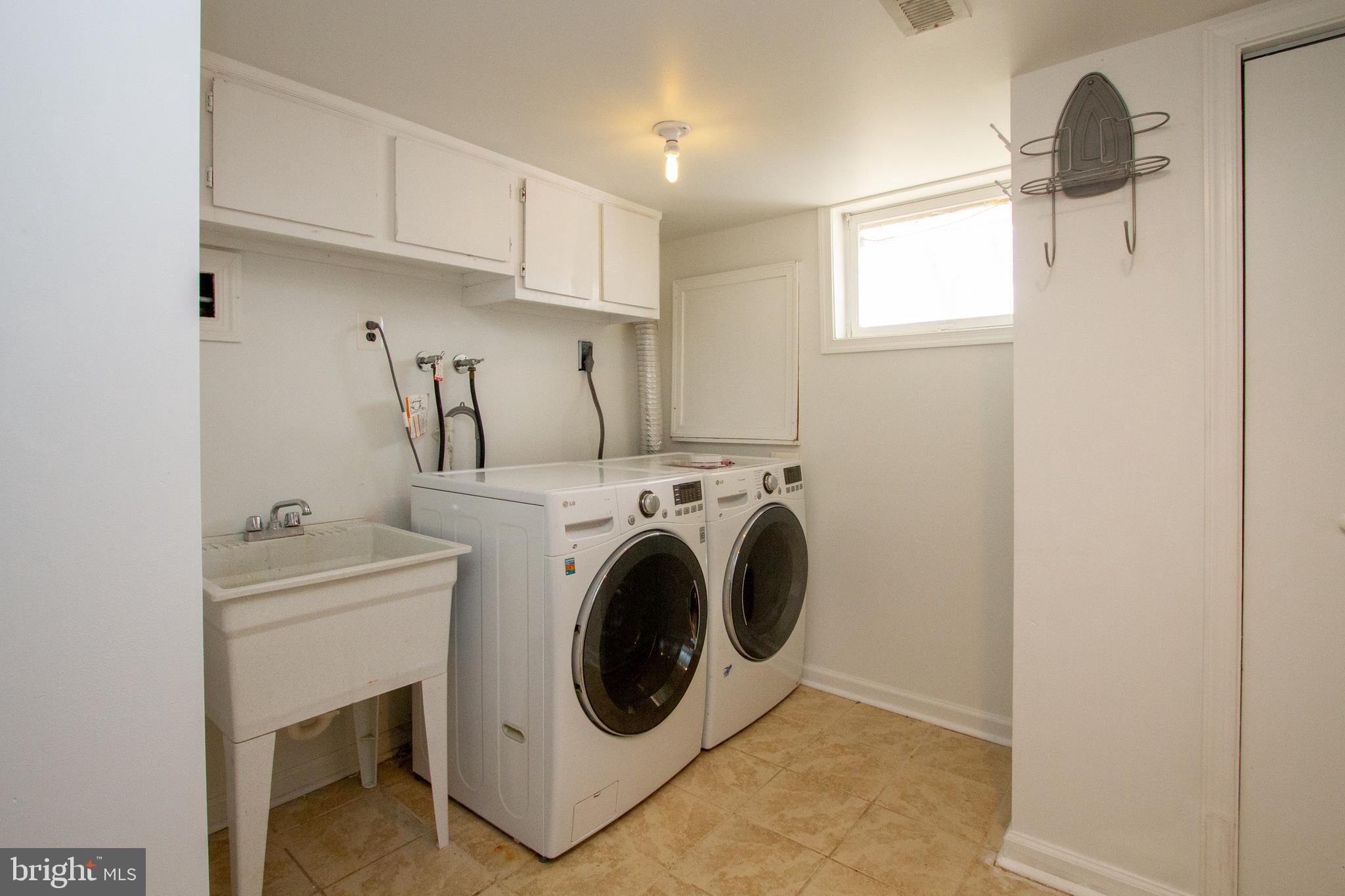 FORT WASHINGTON ESTATES - Residential Lease