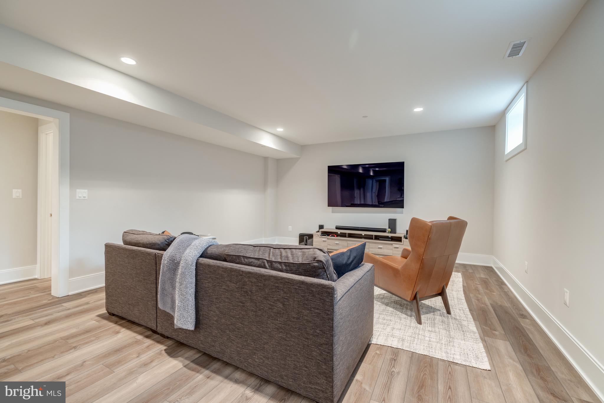 CHEVY CHASE - Residential