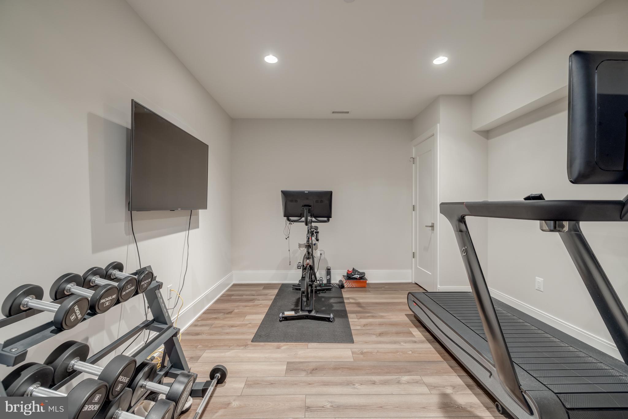 CHEVY CHASE - Residential