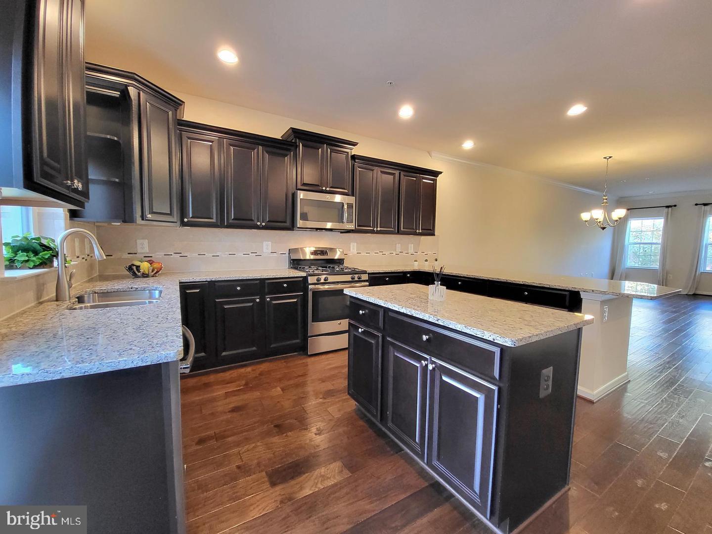 OXFORD SQUARE - Residential Lease