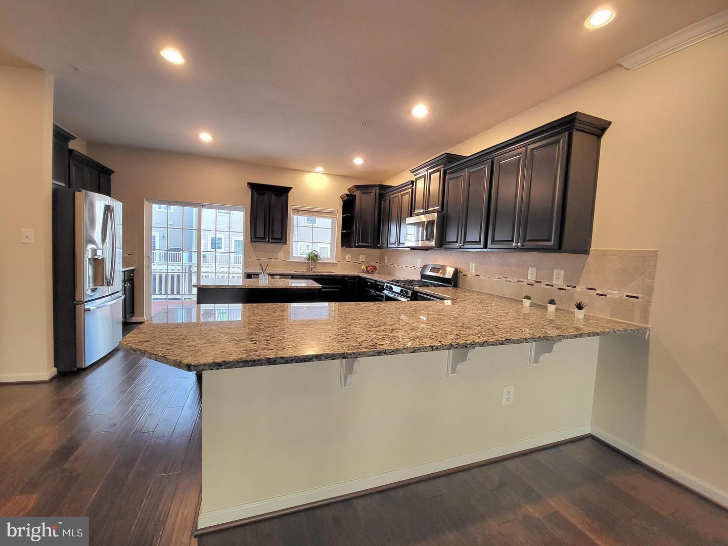 OXFORD SQUARE - Residential Lease