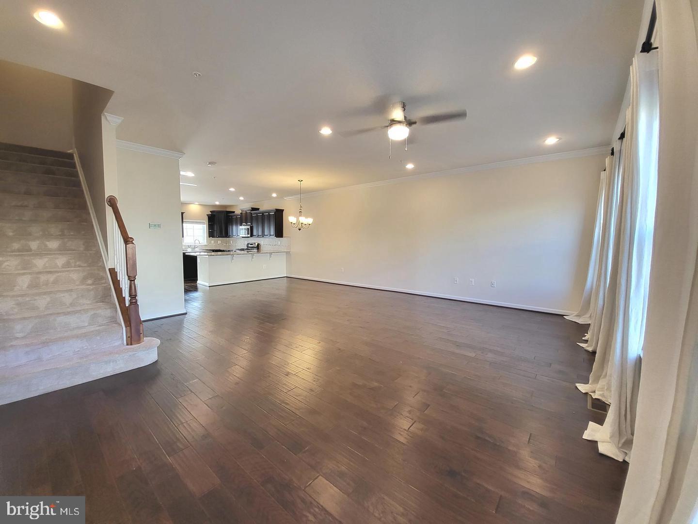 OXFORD SQUARE - Residential Lease