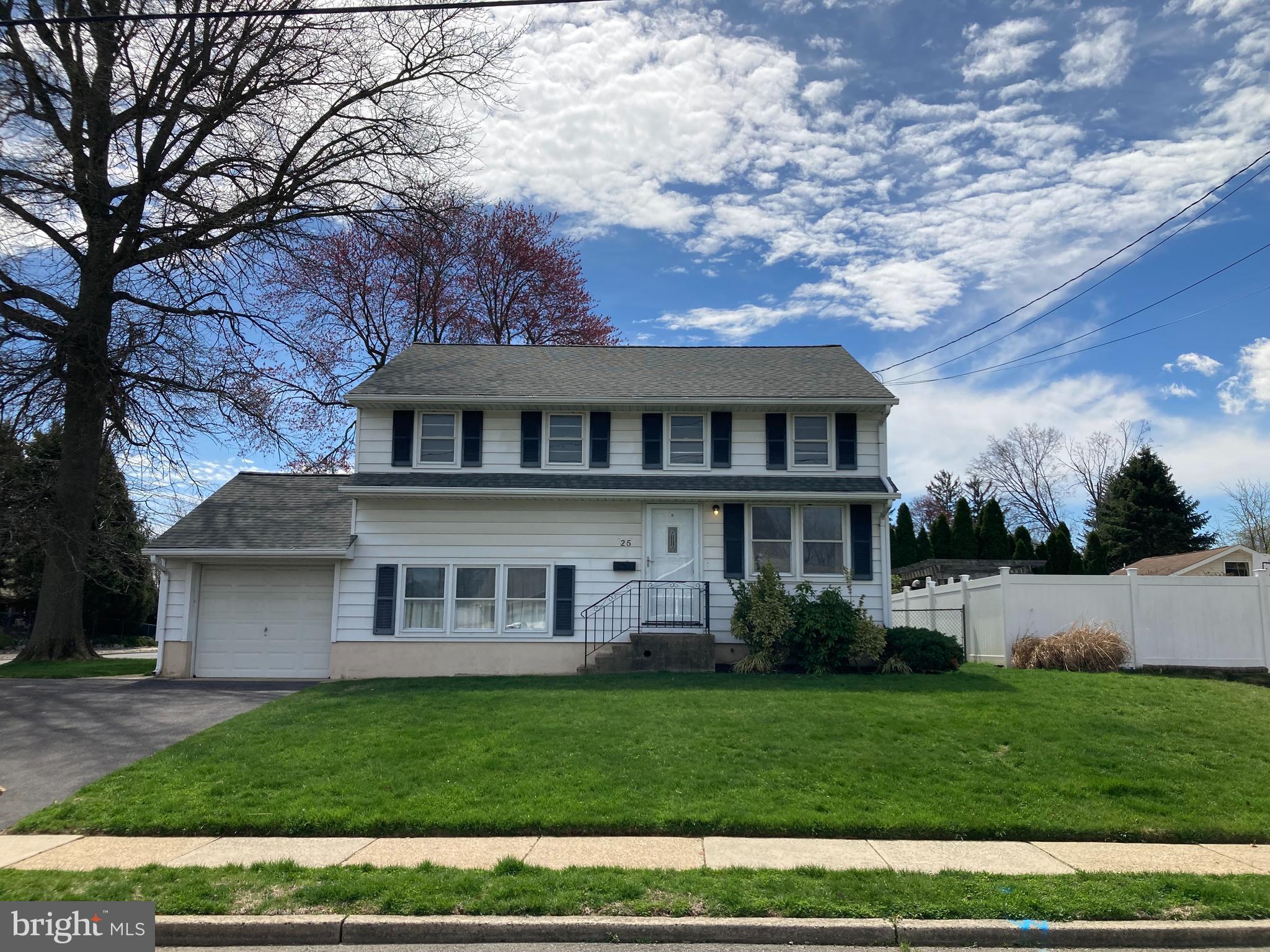 25 MALLORY WAY