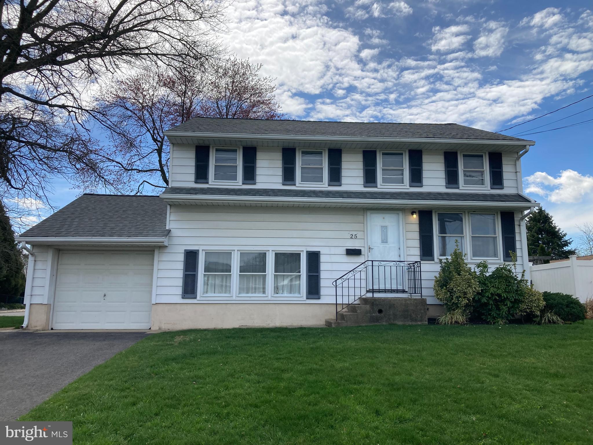 25 MALLORY WAY