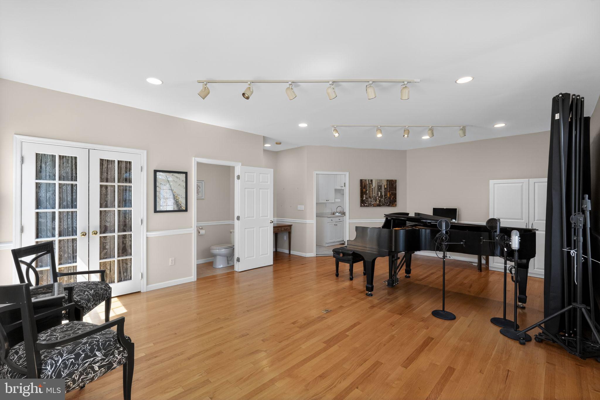 MAINLAND RIDGE - Residential