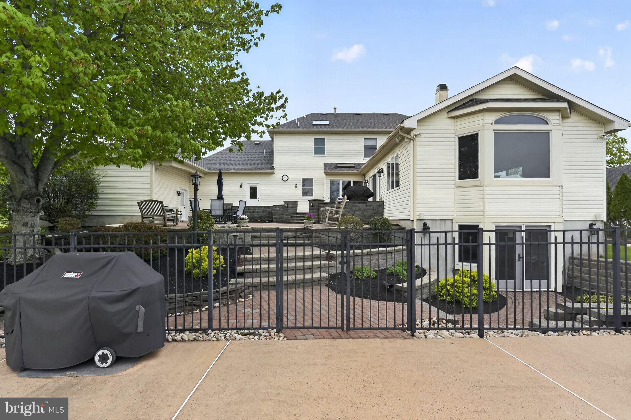 MAINLAND RIDGE - Residential