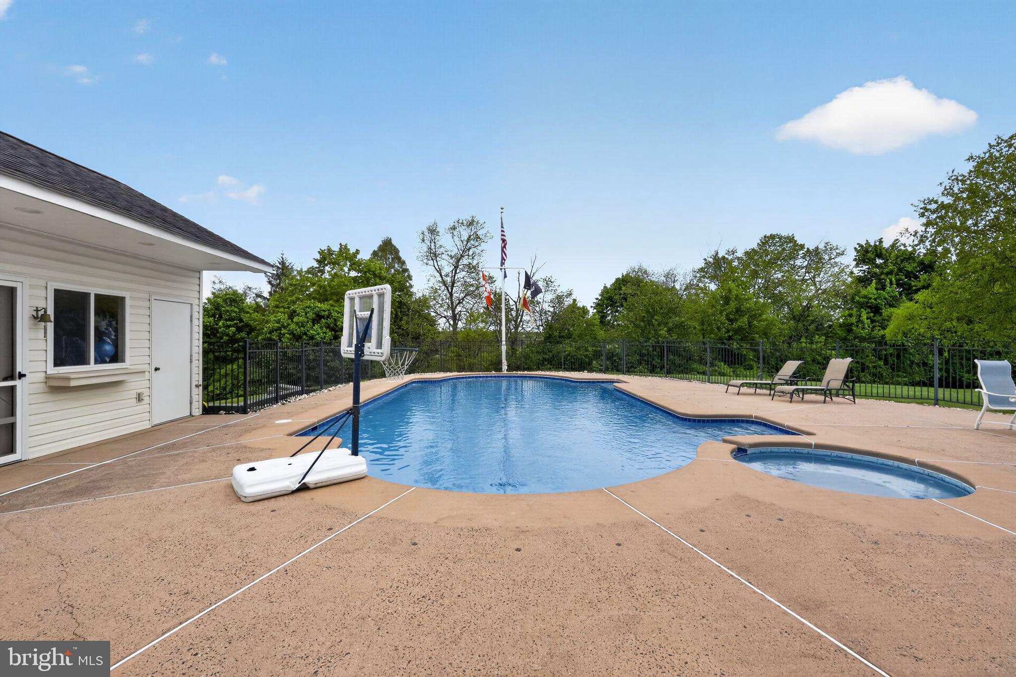 MAINLAND RIDGE - Residential