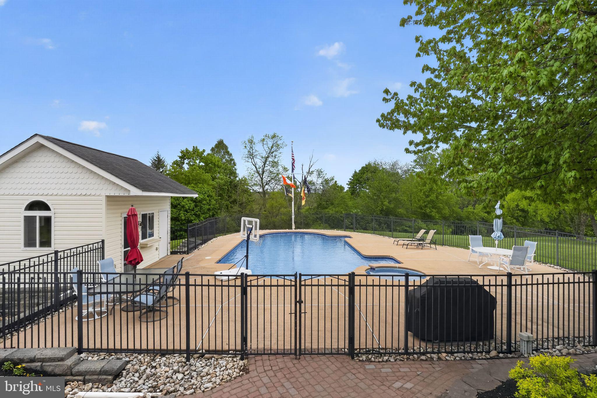 MAINLAND RIDGE - Residential