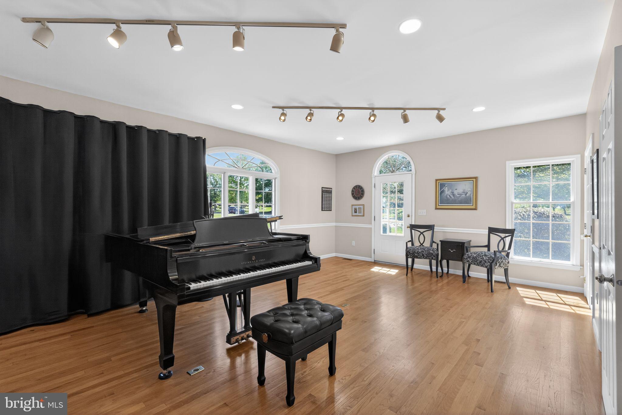MAINLAND RIDGE - Residential