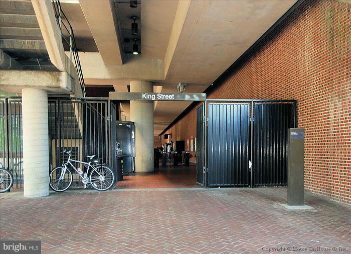 CARLYLE TOWERS CONDOMINIUM - Residential Lease