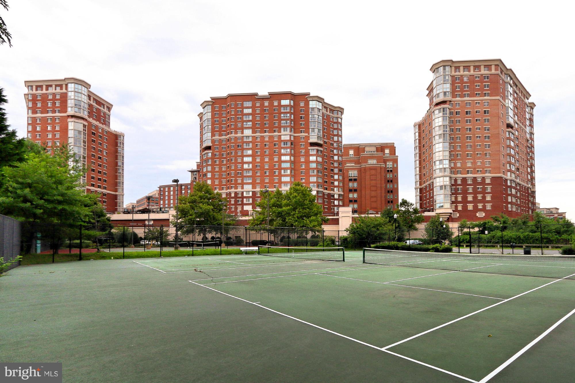 CARLYLE TOWERS CONDOMINIUM - Residential Lease