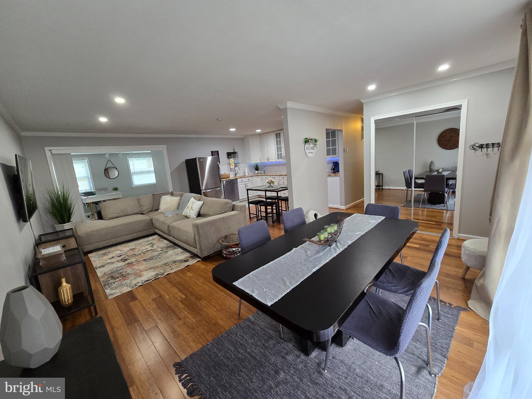 BURGUNDY HILLS - Residential