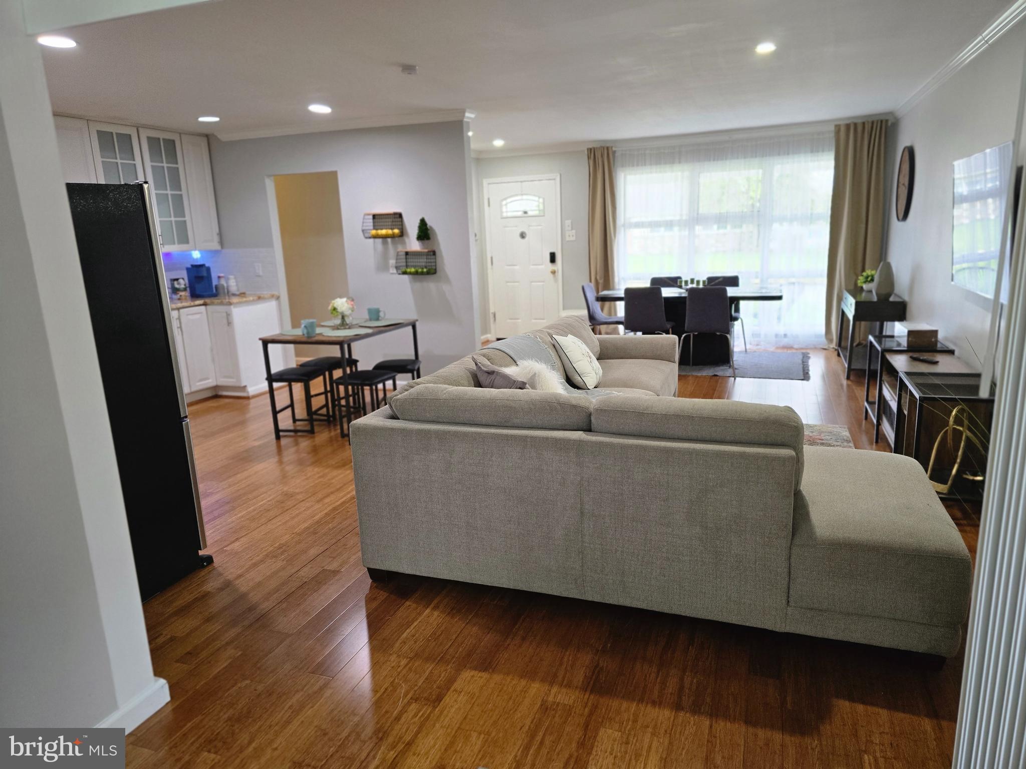 BURGUNDY HILLS - Residential