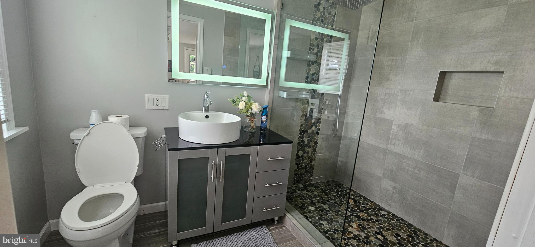 BURGUNDY HILLS - Residential