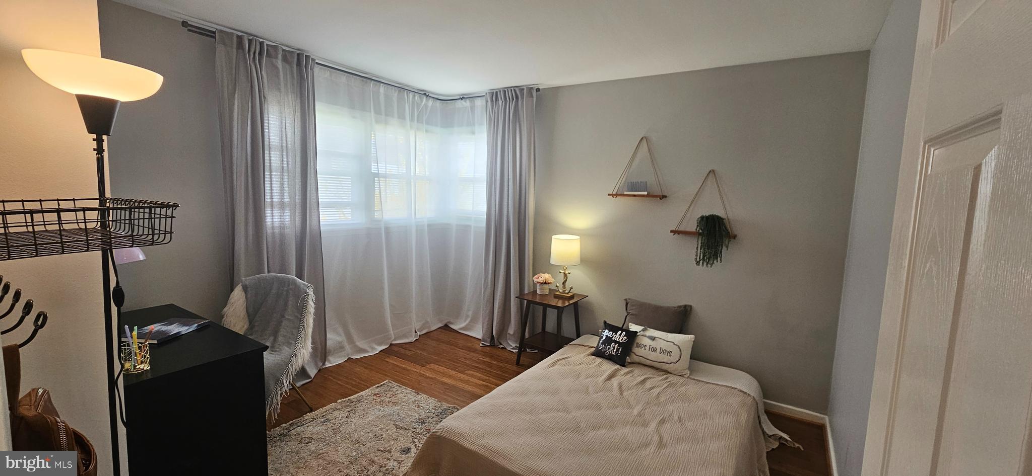 BURGUNDY HILLS - Residential