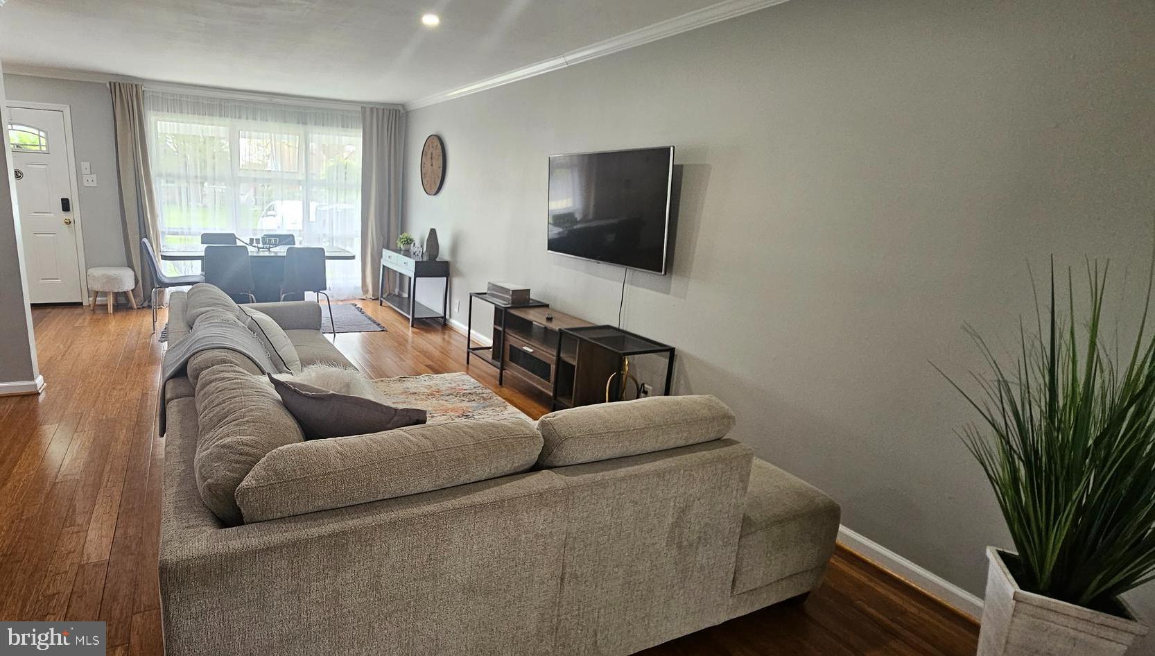 BURGUNDY HILLS - Residential