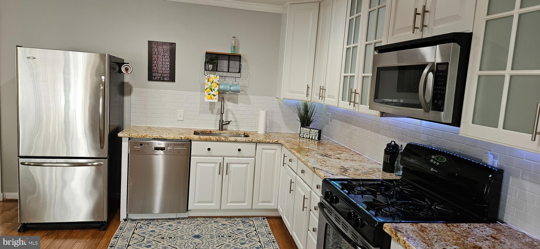 BURGUNDY HILLS - Residential