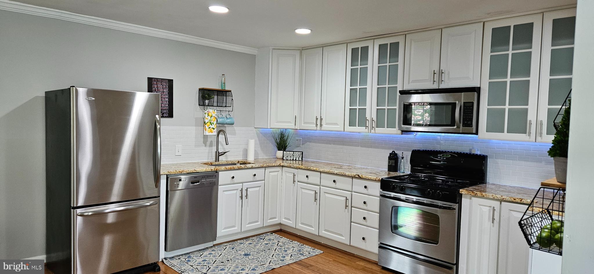 BURGUNDY HILLS - Residential