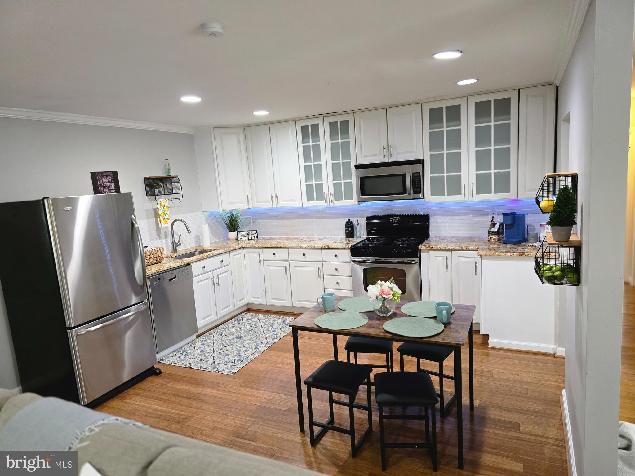 BURGUNDY HILLS - Residential