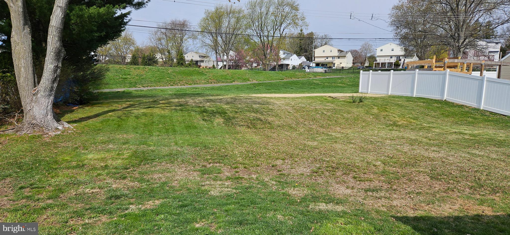 BURGUNDY HILLS - Residential