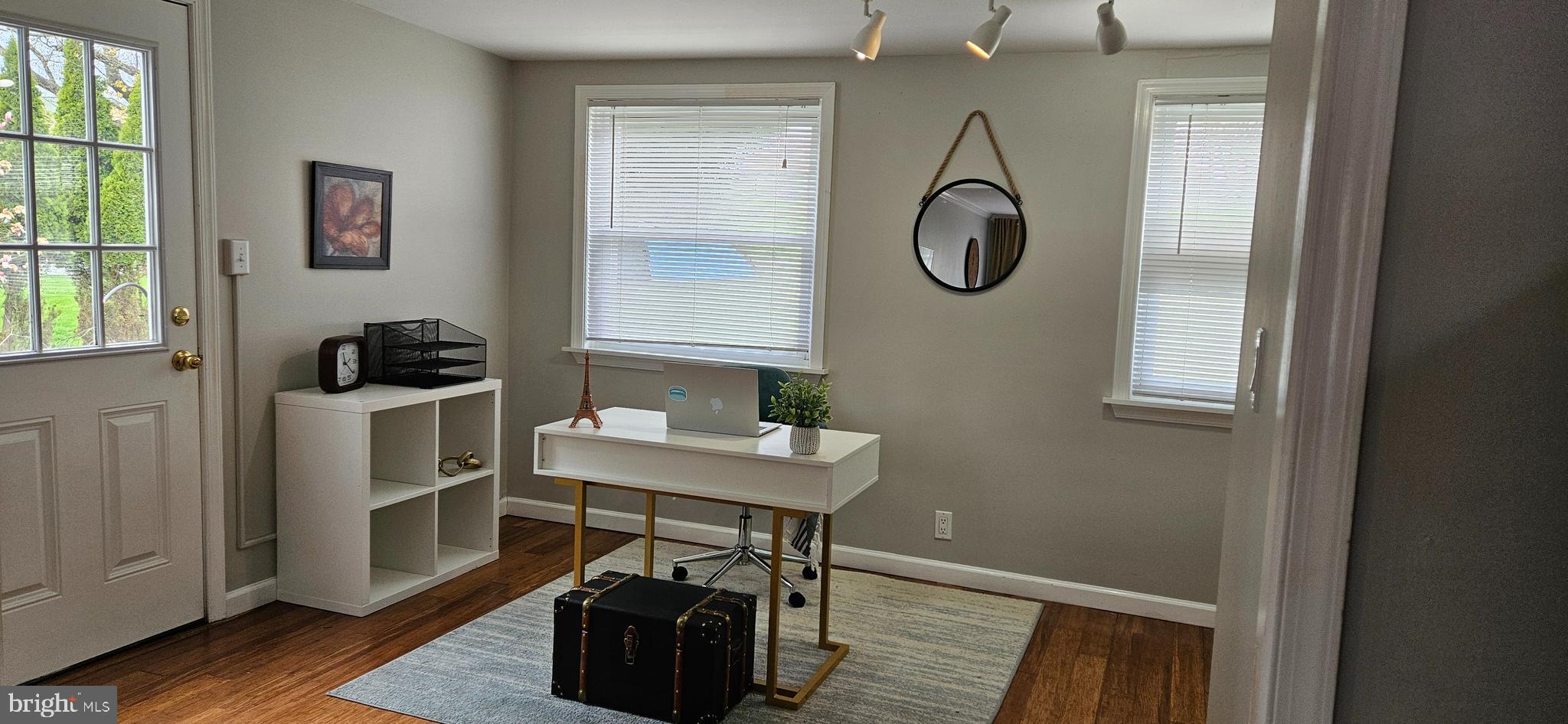 BURGUNDY HILLS - Residential