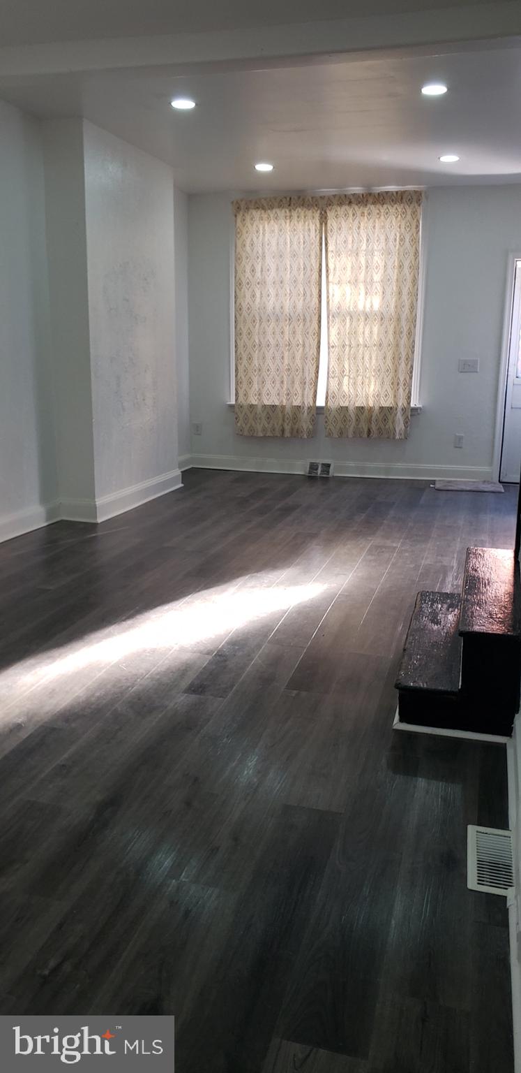 KENSINGTON - Residential