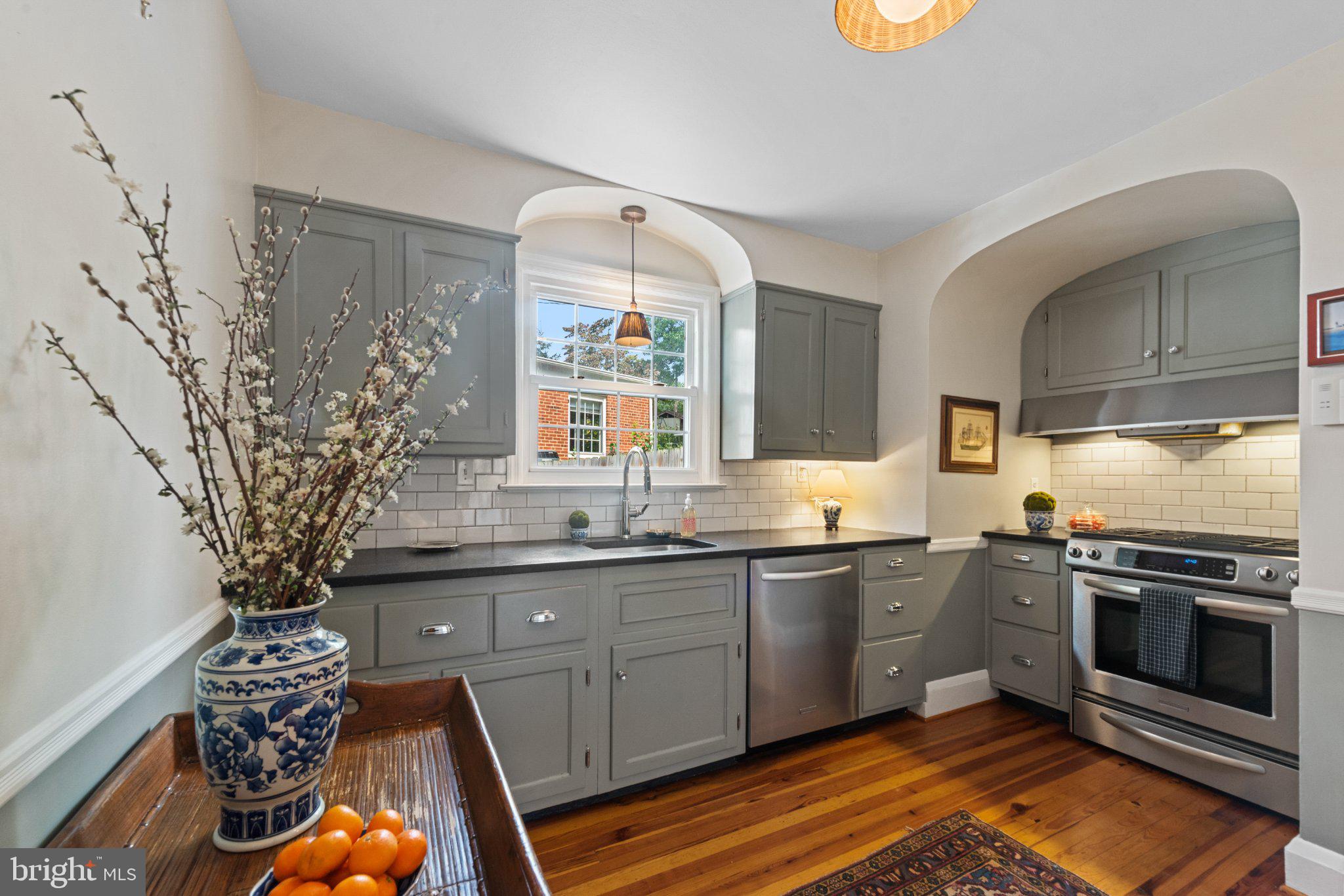 7313 YORKTOWNE