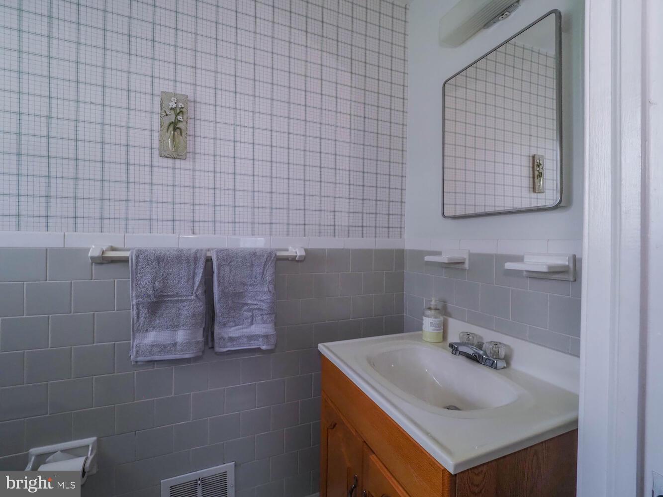 BEAUMONT GARDENS - Residential