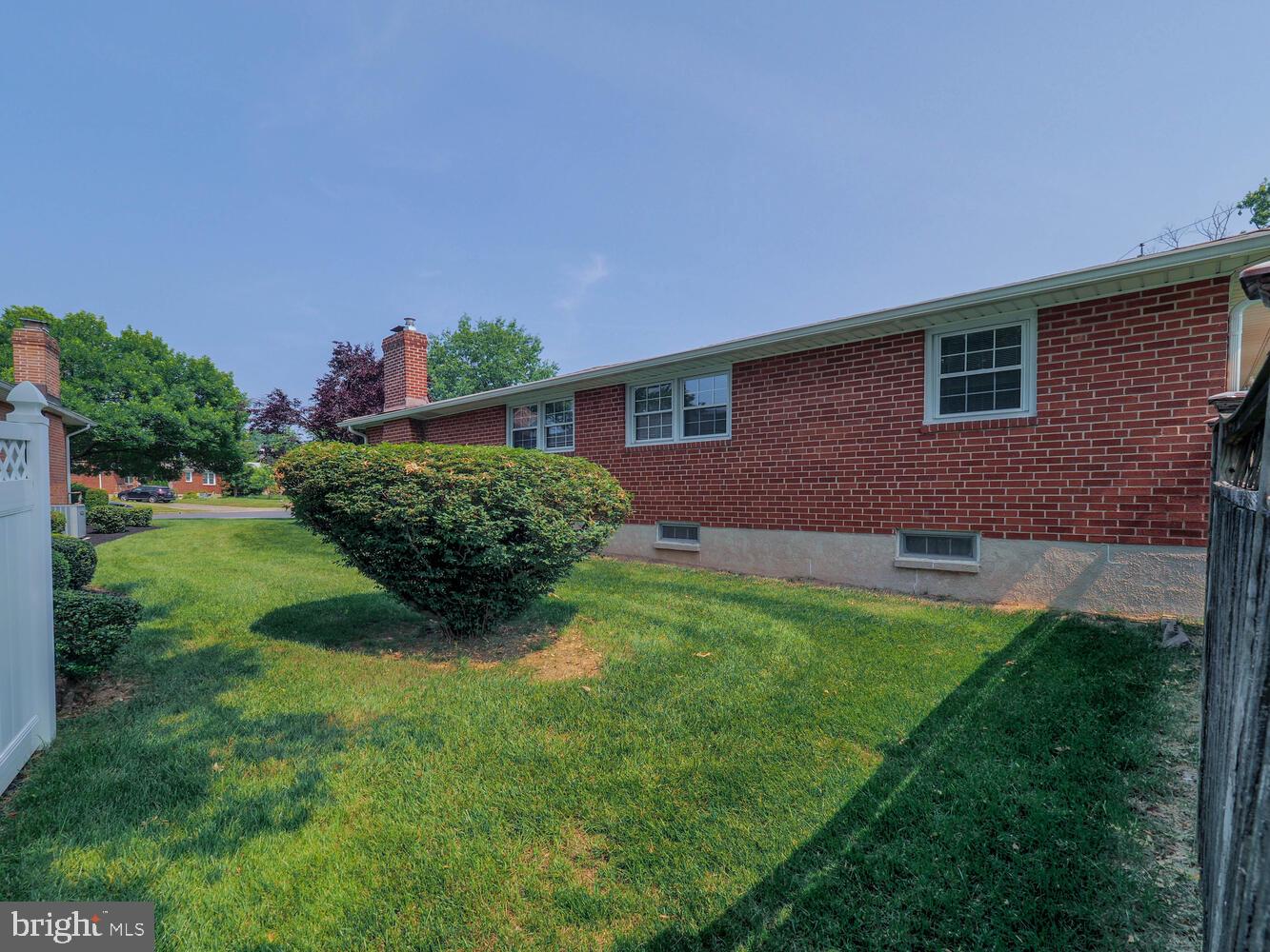 BEAUMONT GARDENS - Residential