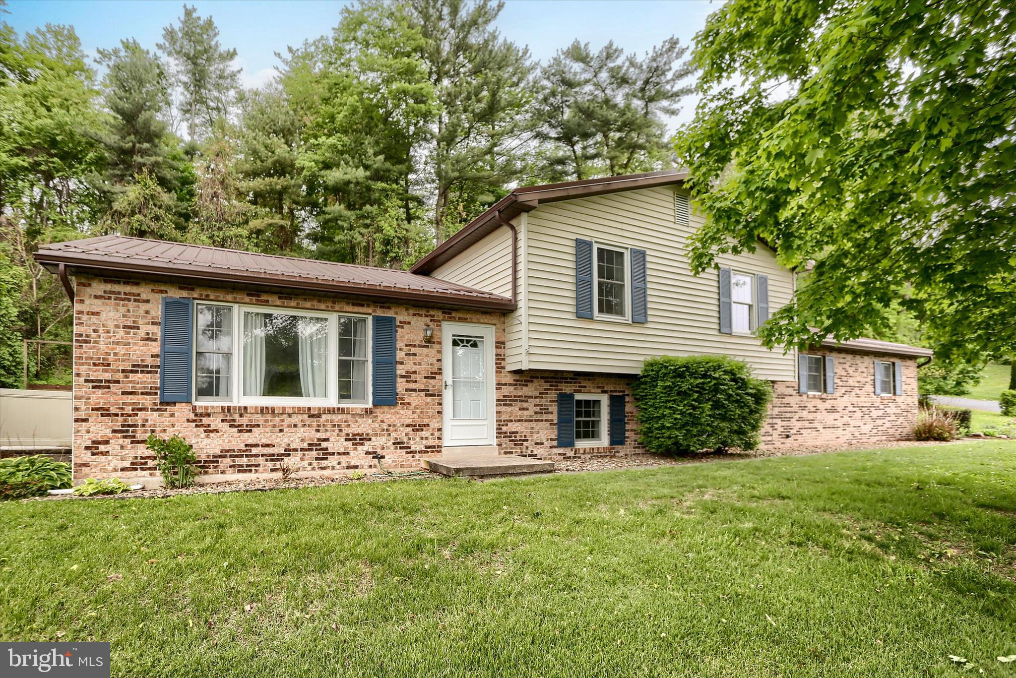 876 CAMPBELL DRIVE