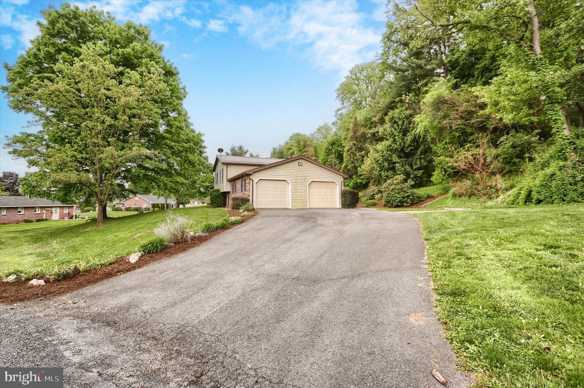 876 CAMPBELL DRIVE
