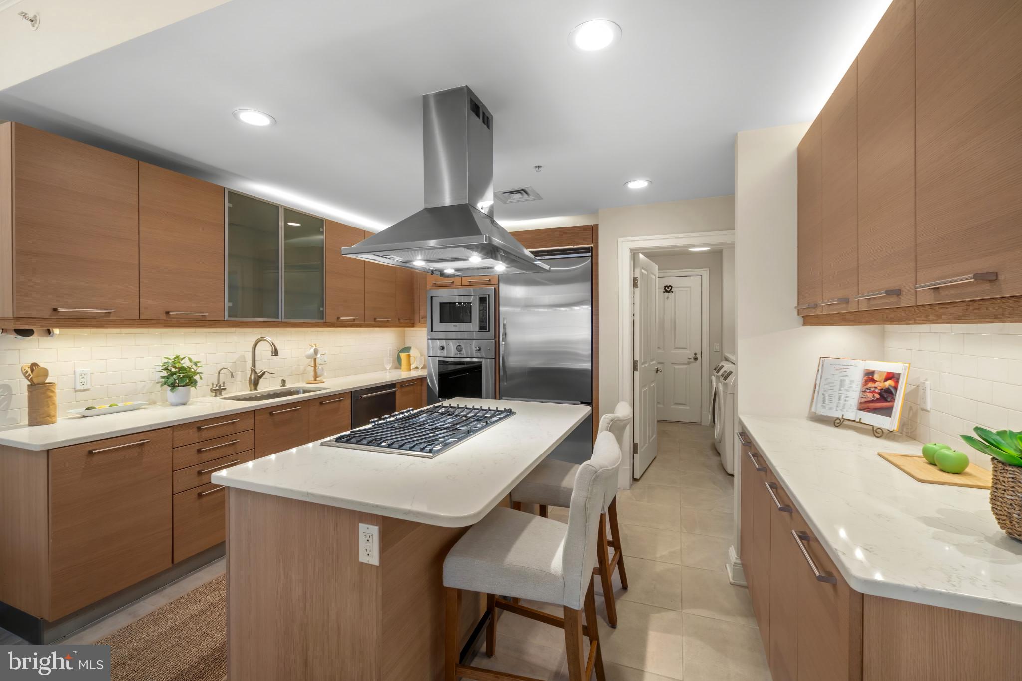 THE RITZ-CARLTON RESIDENCES - Residential