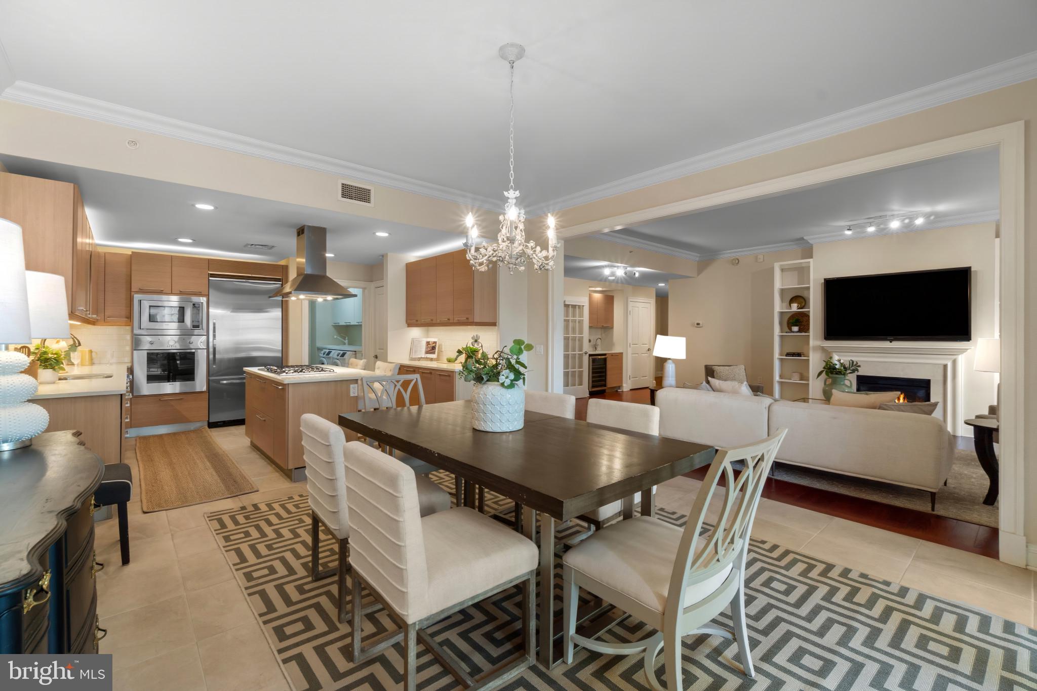 THE RITZ-CARLTON RESIDENCES - Residential