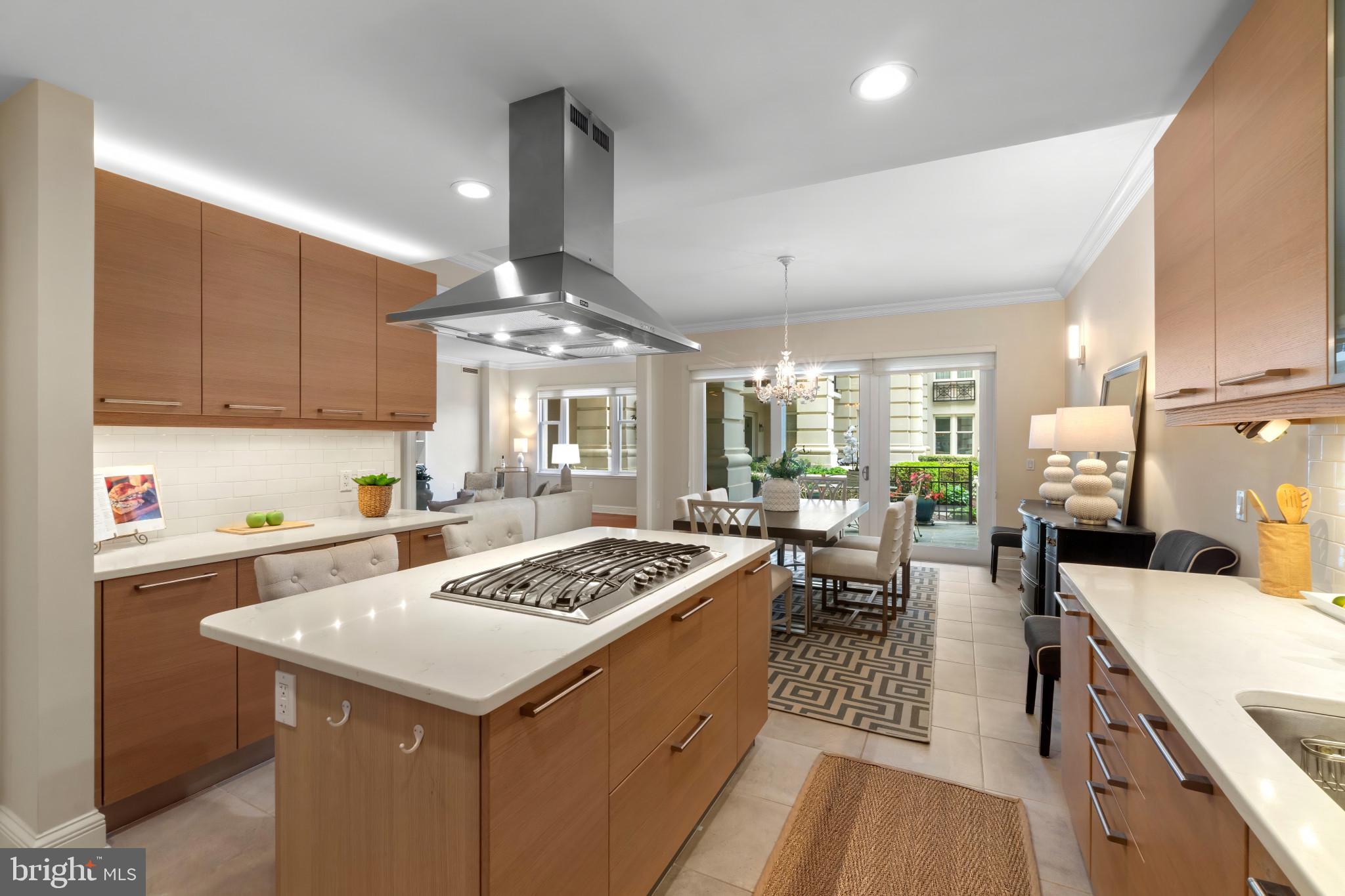 THE RITZ-CARLTON RESIDENCES - Residential