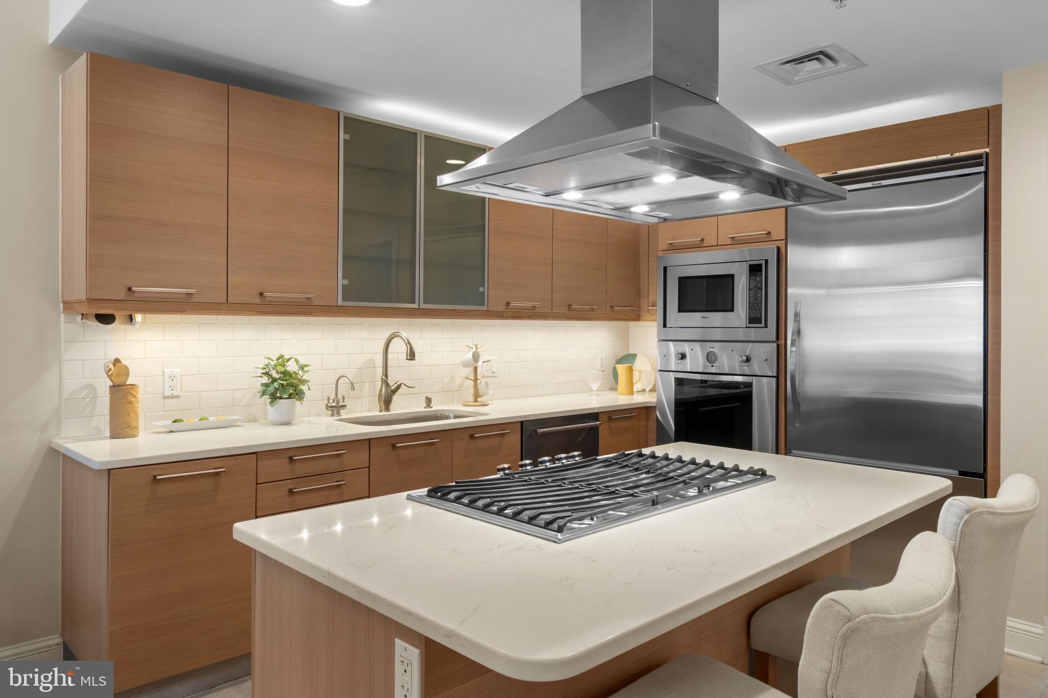 THE RITZ-CARLTON RESIDENCES - Residential