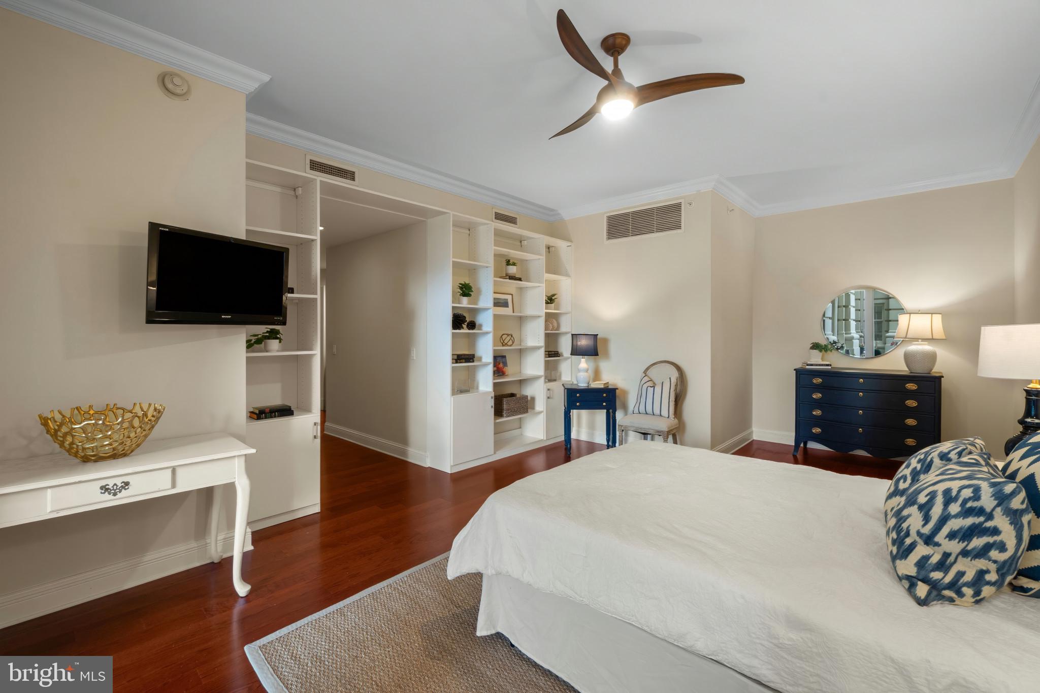 THE RITZ-CARLTON RESIDENCES - Residential