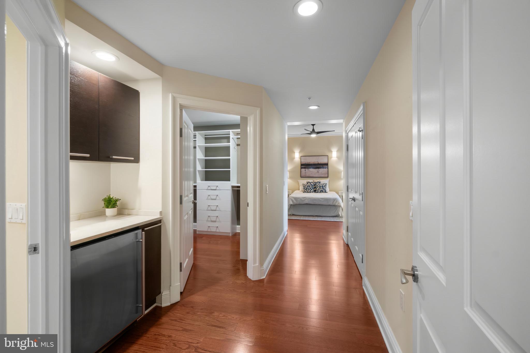 THE RITZ-CARLTON RESIDENCES - Residential