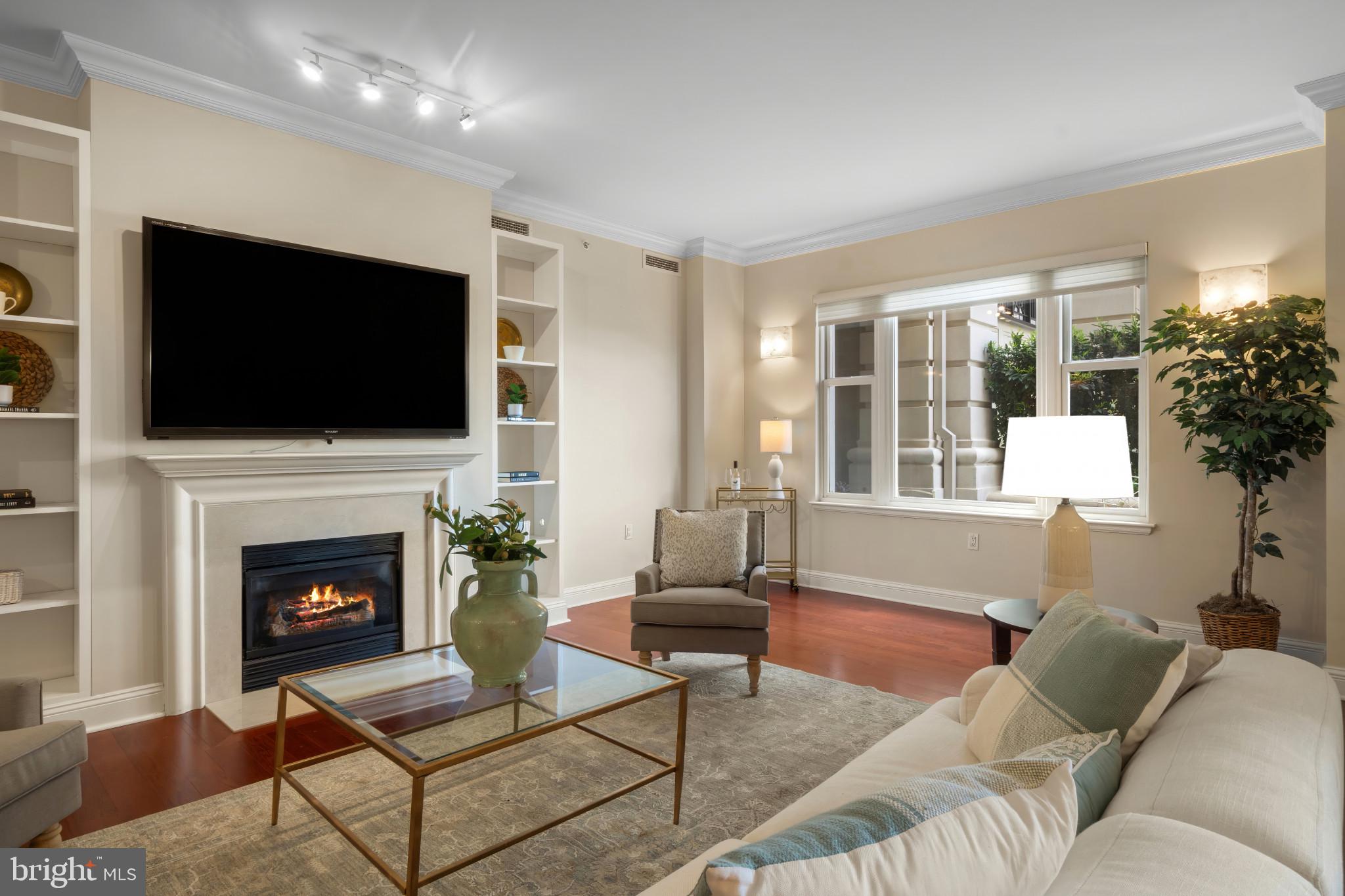 THE RITZ-CARLTON RESIDENCES - Residential