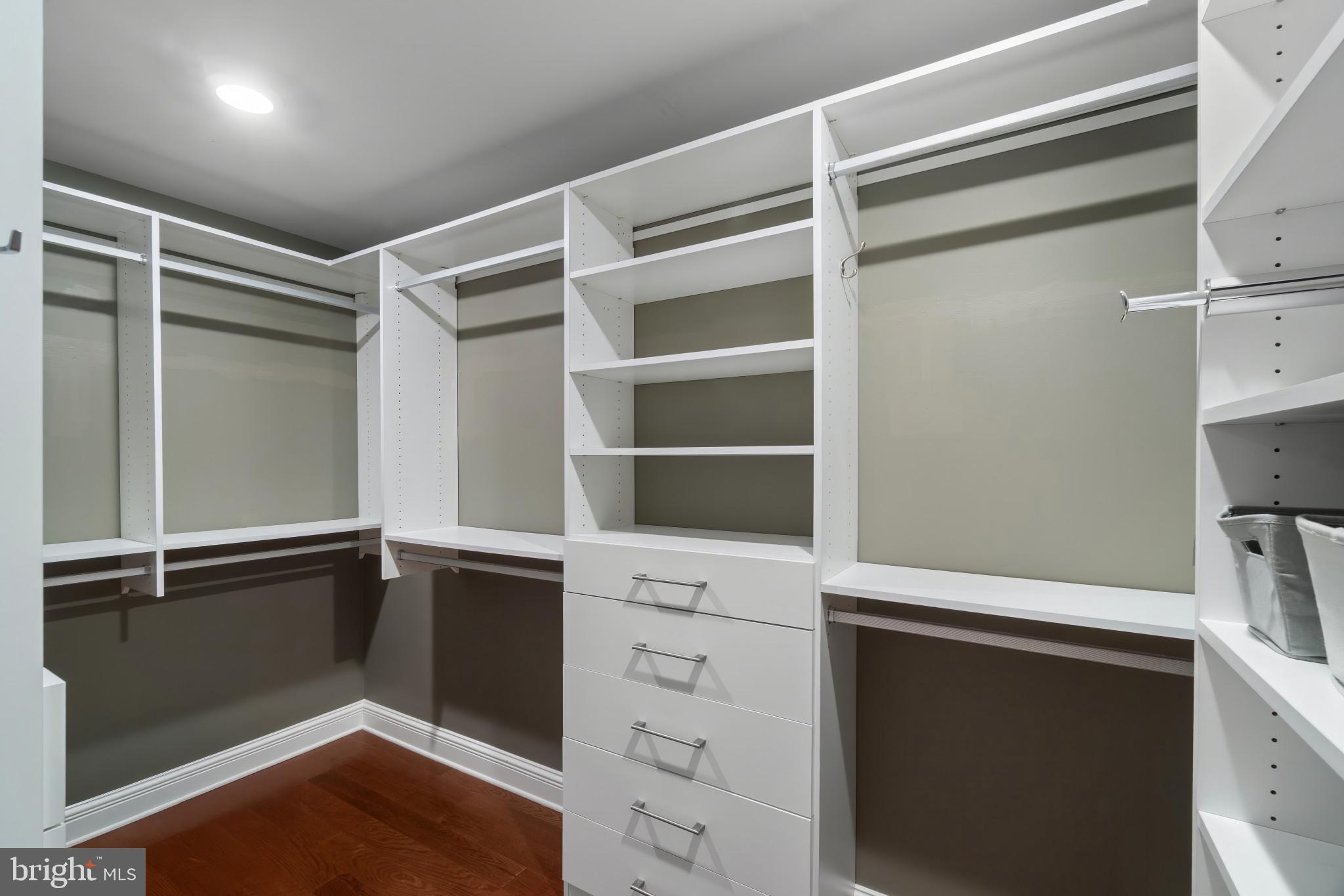 THE RITZ-CARLTON RESIDENCES - Residential