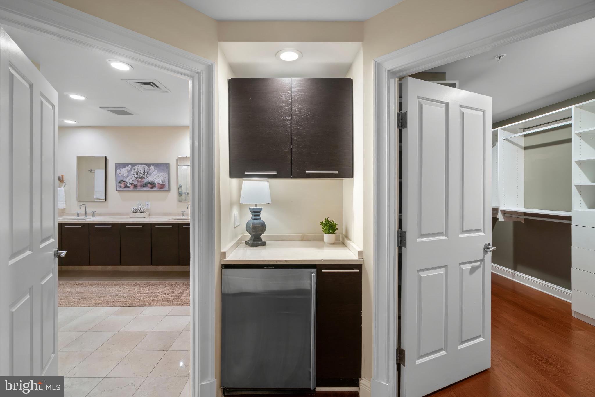 THE RITZ-CARLTON RESIDENCES - Residential