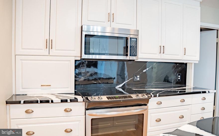 Discover the perfect blend of modern luxury and unmatched comfort in this beautifully updated 3-bedroom, 2.5-bath condo—a true hidden gem! Nestled near scenic trails, tranquil waterfalls, and top-tier shopping, this home offers both serenity and convenience. Step into a chef’s dream kitchen, custom-designed with Jenn-Air stainless steel appliances, sleek new countertops, and floor-to-ceiling cabinets—perfect for culinary creativity! The spacious living areas are enhanced by two cozy fireplaces, two oversized balconies, and elegant sliding glass doors with built-in blinds, creating the ideal ambiance for relaxation and entertaining. ✨ More to Love: ✔ Wide plank hardwood floors for a sophisticated touch ✔ Vaulted ceilings & skylights flooding the space with natural light ✔ Custom closets offering exceptional storage ✔ Luxurious master suite with a private dressing area for ultimate convenience. This move-in-ready masterpiece is more than a home it’s a lifestyle. Don’t miss your chance to own this breathtaking retreat. Schedule your showing today!