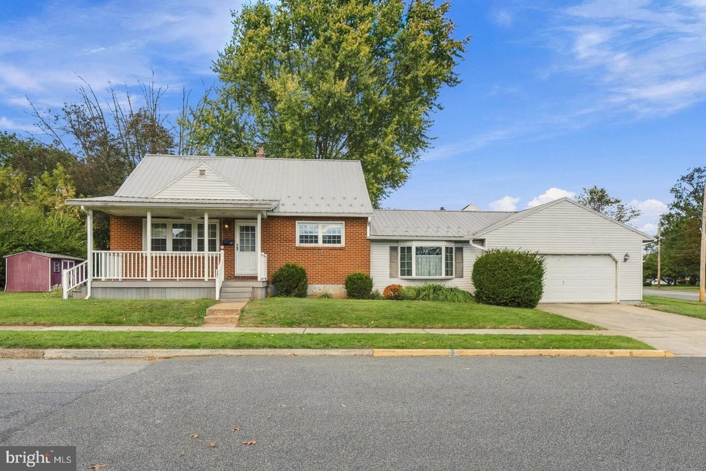 Photo of 361 E Roosevelt Avenue, MIDDLETOWN, PA 17057 (MLS # PADA2065192)