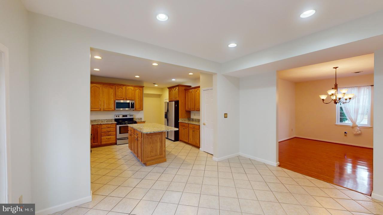 LAKEWOOD - Residential Lease