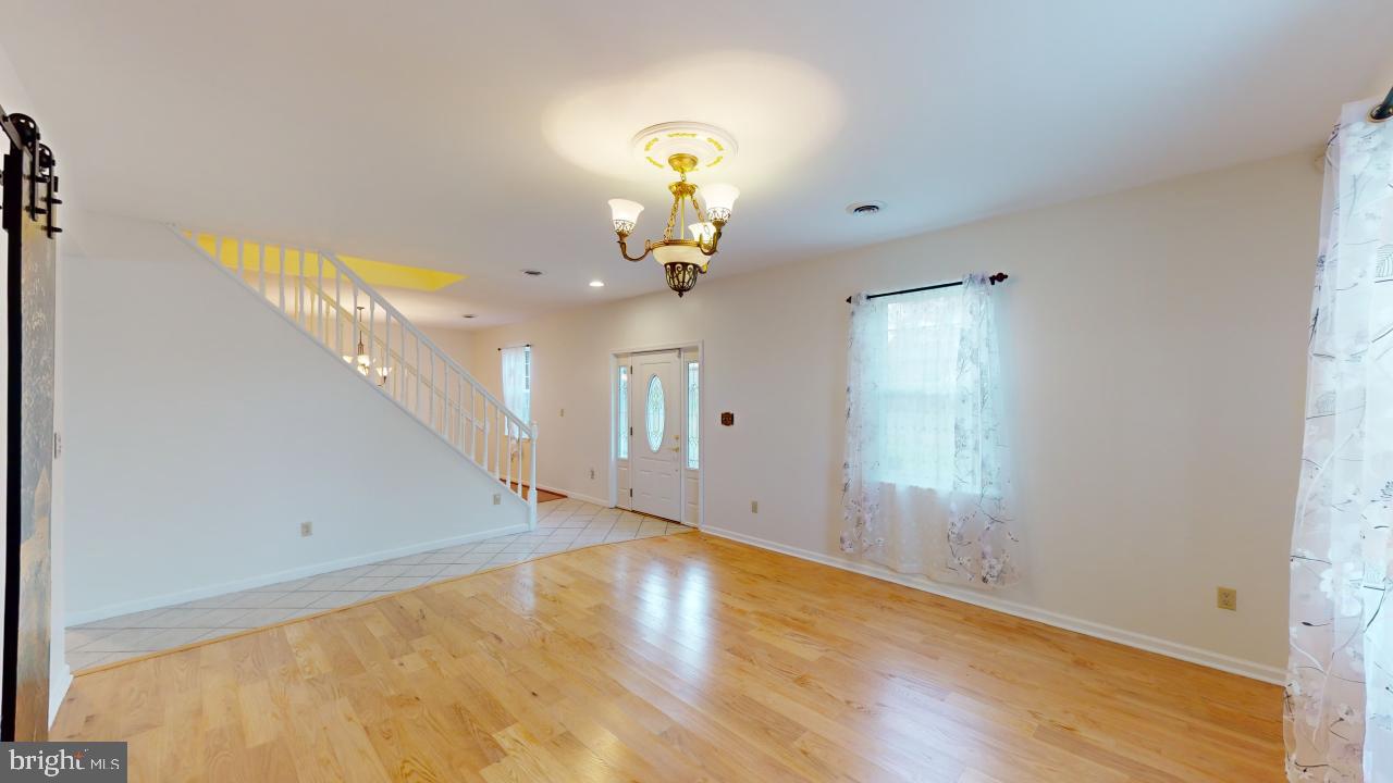 LAKEWOOD - Residential Lease