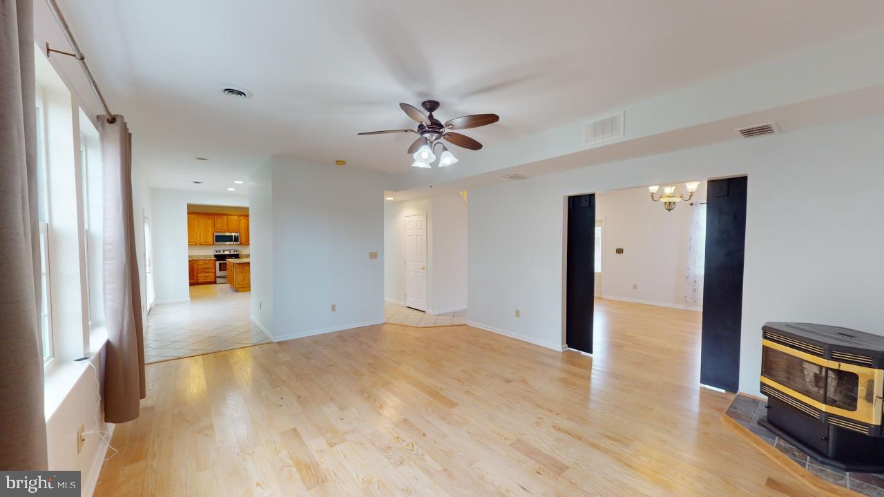 LAKEWOOD - Residential Lease